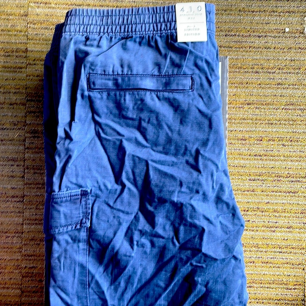 LUCKY BRAND JOGGERS: Men’s navy blue, 410, athletic slim, joggers. Size: 34